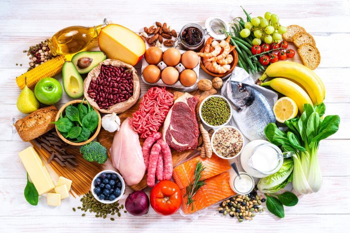 Cần có 1 chế độ ăn cân đối đầy đủ các chất dinh dưỡng 