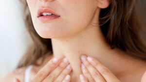 bấm huyệt chữa u tuyến giáp